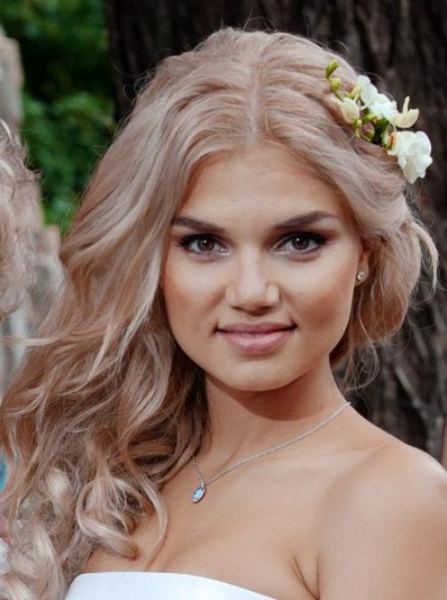 Свадебные вечерние причёски, различные плетения, стрижки окрашивание, свадебный вечерний макияж. 08