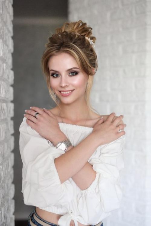 Ну сколько же красавиц на белорусских землях) красить - не перекрасить. 01