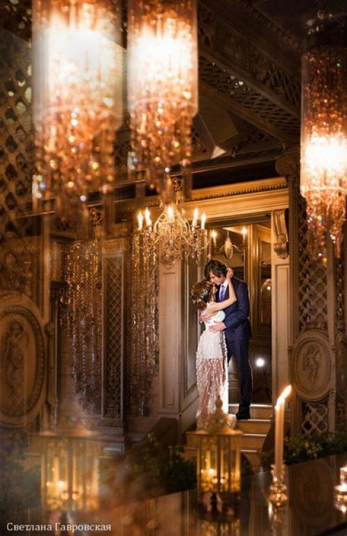 Дорогие молодожены!  Предлагаю услуги профессиональной свадебной ( и любой другой) фотосъёмки, услуги стилиста. 09