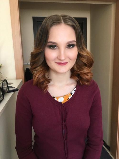 Модели на МАКИЯЖ и укладку нужны. 04