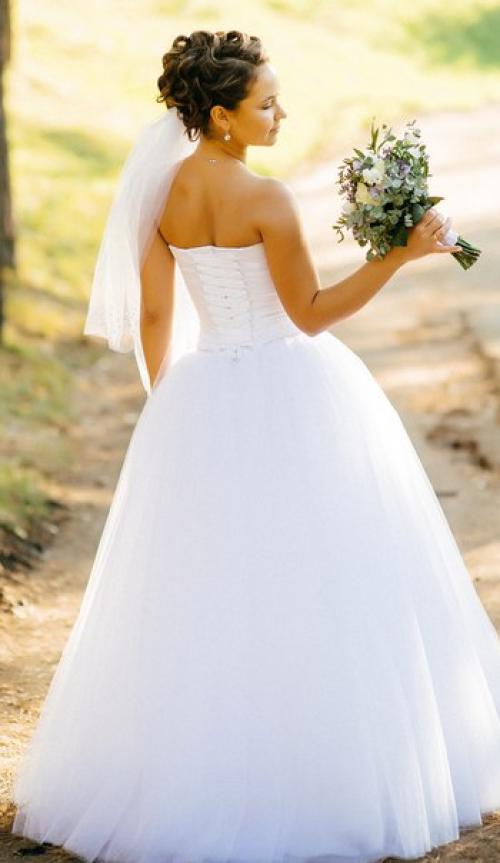 Лето - время хорошего настроения, предвкушения чего-то необычного, свежего и конечно же время самых шикарных свадеб! 01