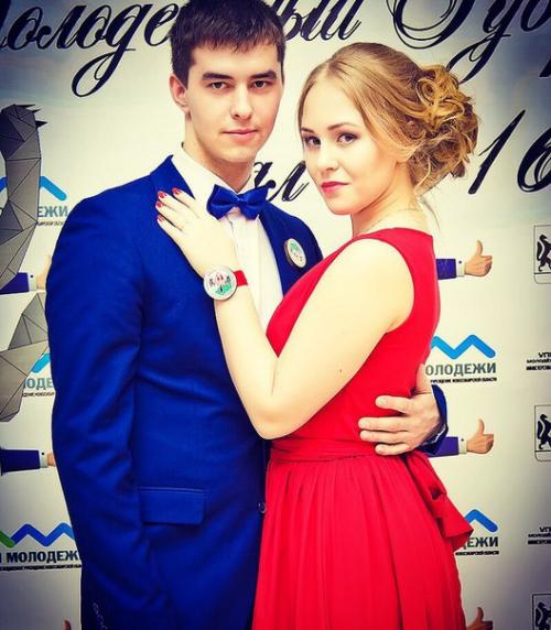 Дорогие выпускницы!  Есть ещё несколько свободных мест на образ на выпускной. 01