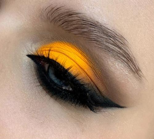 Скоро начнется прекрасная пора выпускных, так что уже стоит задуматься о своем образе. 04