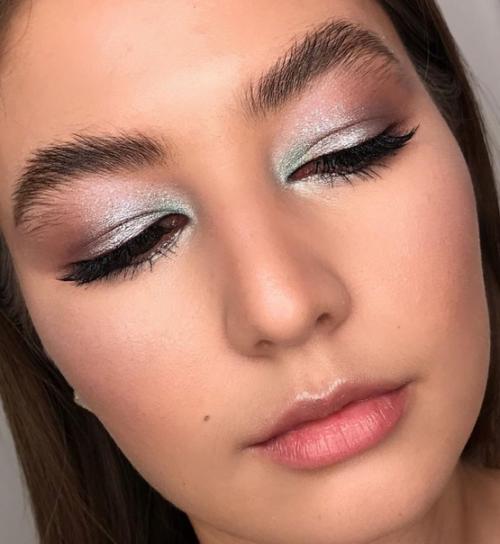 Прекрасные дамы, мы ищем моделей на полный образ (макияж + причёска/локоны). 09