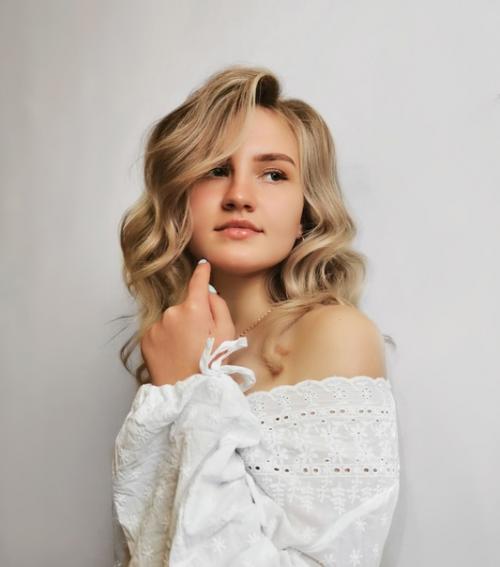 Скоро начнется прекрасная пора выпускных, так что уже стоит задуматься о своем образе. 07