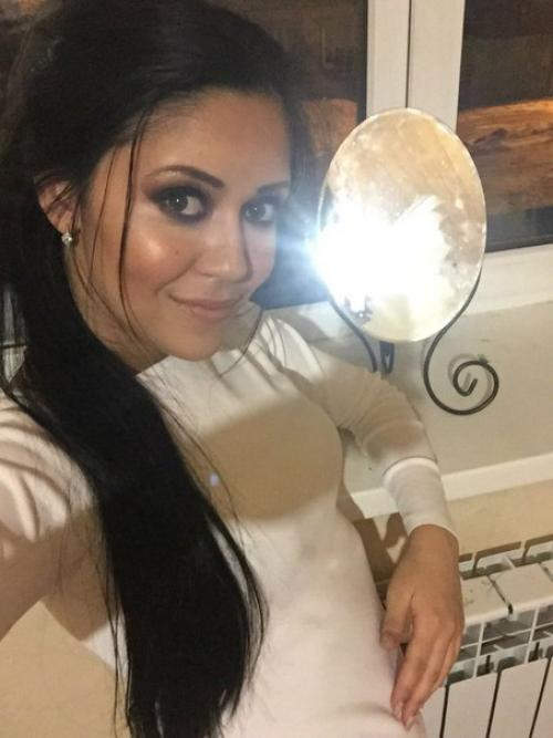 Доброго дня, красавицы с удовольствием накрашу вас на любое мероприятие и окажу услуги стилиста по прическам! 04