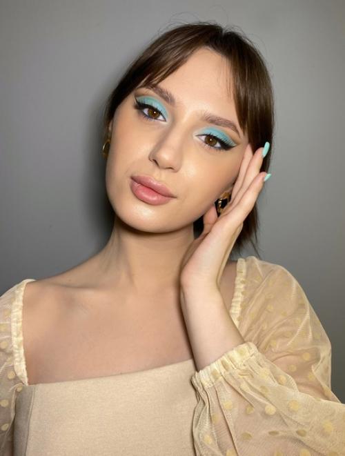 Скоро начнется прекрасная пора выпускных, так что уже стоит задуматься о своем образе. 03