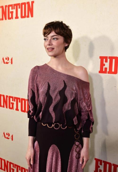 Эмма стоун на премьере фильма Эддингтон в Лос-анджелесе выглядела просто сногсшибательно! 04