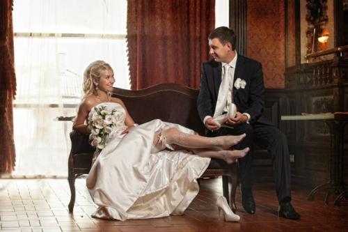 Свадебные вечерние причёски, различные плетения, стрижки окрашивание, свадебный вечерний макияж. 01