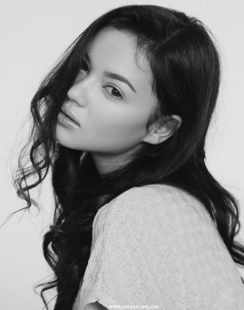 Девчонки, приходите фотографироваться. 01