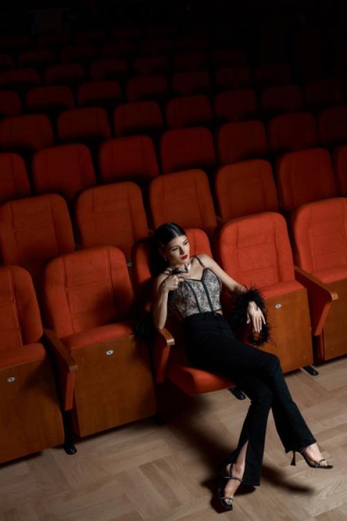 Участие в качестве героини обложки - это квантовый скачок вперед, это новое положение в профессиональном сообществе, это мощный заряд и эмоции. 03