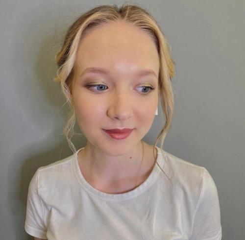 Образ на последний звонок и выпускной можно смело сравнить со свадебным. 01