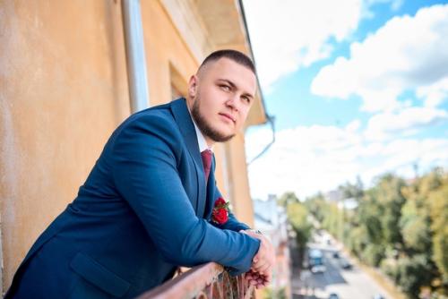 Да, сборы невесты - это очень важная часть для фотосессии свадебного дня. 05