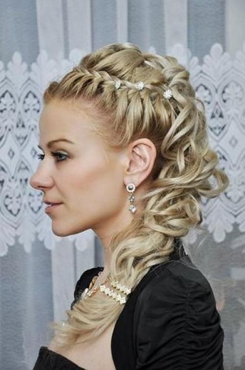 Милые девушки?  Нужны модели на вечерние, праздничные прически, косы, макияж. 02