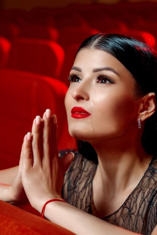 Участие в качестве героини обложки - это квантовый скачок вперед, это новое положение в профессиональном сообществе, это мощный заряд и эмоции. 06