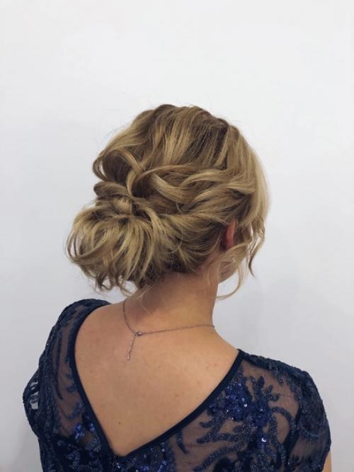 Юлия, спасибо вам огромное за прекрасную прическу и макияж чувствовала себя настоящей принцессой прическа держалась изумительно! 01