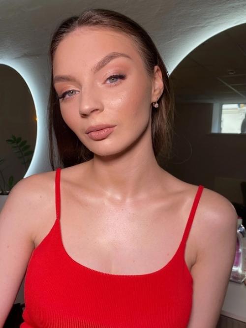 В нашей студии ты сможешь сделать самые красивые и стильные образы! 06