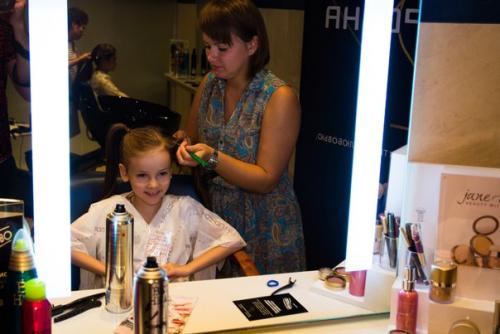 Специалисты имидж - лаборатории Персона ежегодно трудятся над созданием образов юных артистов на детской новой волне. 04