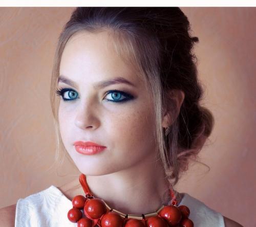 Приглашаю на макияж и локоны, укладки, косы, прически. 09