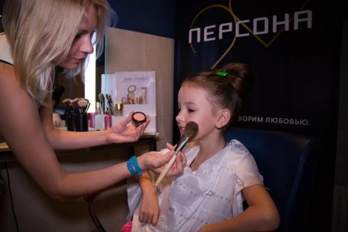 Специалисты имидж - лаборатории Персона ежегодно трудятся над созданием образов юных артистов на детской новой волне. 07