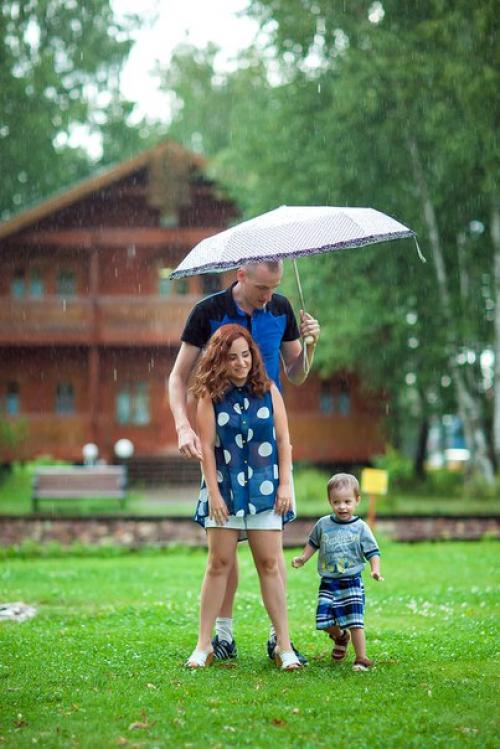 Погуляли сегодня под дождем, если не валюсь с ног и если вас можно показывать в портфолио, то стараюсь делать несколько кадров сразу после съемки. 05 Погуляли сегодня под дождем, если не валюсь с ног и если вас можно показывать в портфолио, то стараюсь делать несколько кадров сразу после съемки. 05