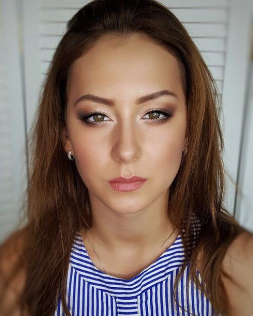 Милые дамы. Предлагаю вам услуги визажиста, мастера по прическам и бровиста. 02