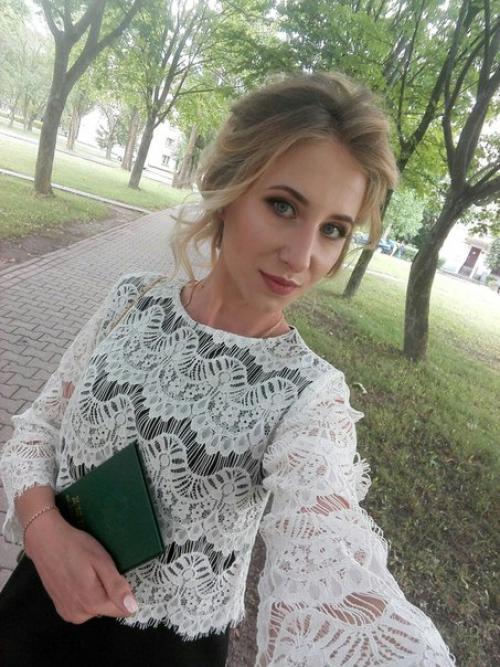 Лето подходит к концу, а я только поняла, что не делилась своими хорошенькими выпускницами? 06