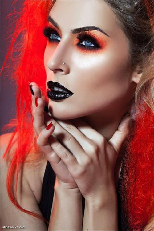 Осталось 1 место на мастер-класс по вечернему макияжу Smoky Eyes. 05