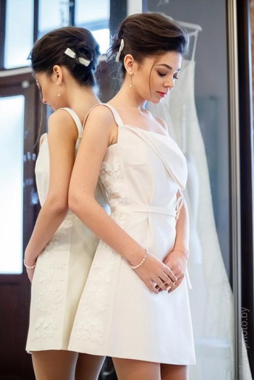 Иногда невесте не просто определиться со своим свадебным образом. 01