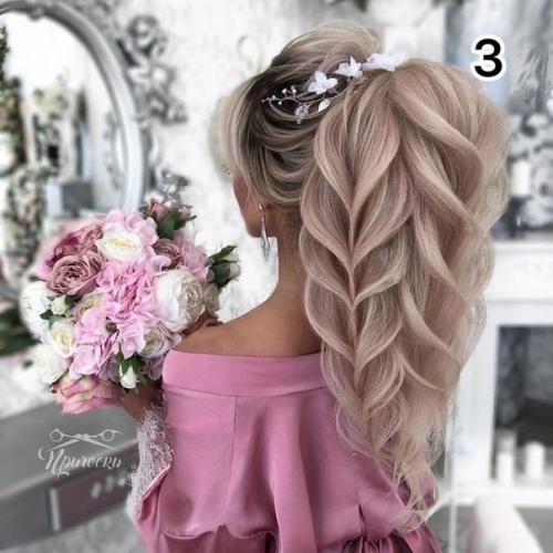 Праздничный образ сразу из нескольких важных штрихов состоит. 03