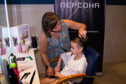 Специалисты имидж - лаборатории Персона ежегодно трудятся над созданием образов юных артистов на детской новой волне. 02