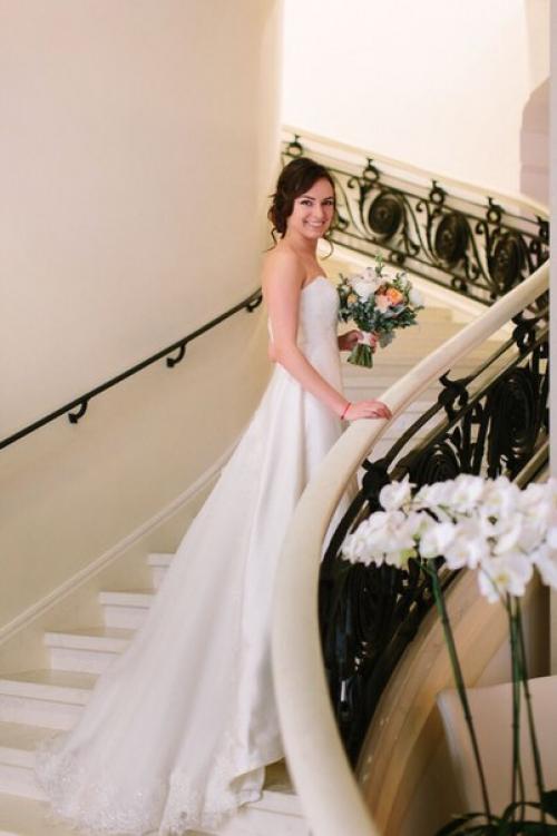 Для вас, милые девушки, услуги сертифицированного стилиста: 06