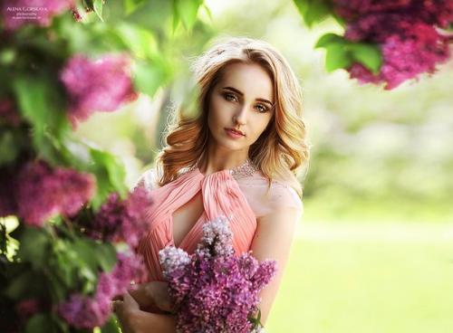 Добрый день!  Я визажист - стилист, готова сотрудничать, поучаствовать в интересных фото - проектах. 01