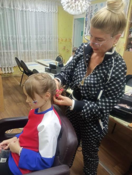 В ДПК Полет прошел очередной мастер - класс по макияжу и прическам для мам и дочек. 02