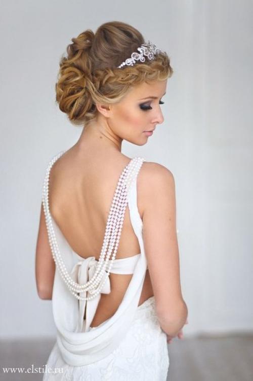 Многоликий - это страшный рассказ о парне, которого всю жизнь преследует ужасная тварь. 01