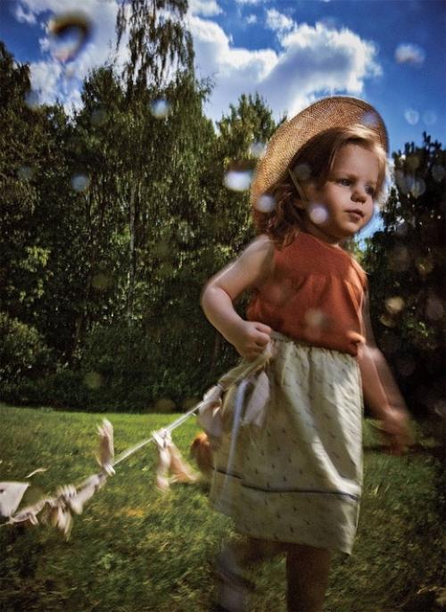 В съемке для нового номера Grazia Полина оганичева снялась с дочкой Таей. 04