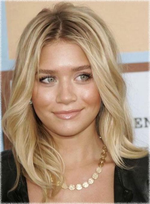 Модель на прическу и макияж нужна. 02