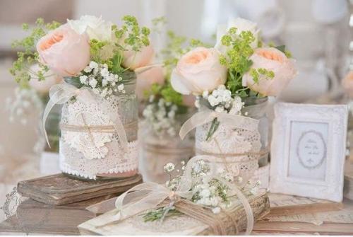 Создать потрясающий свадебный образ помогут вам наши стилисты. 04