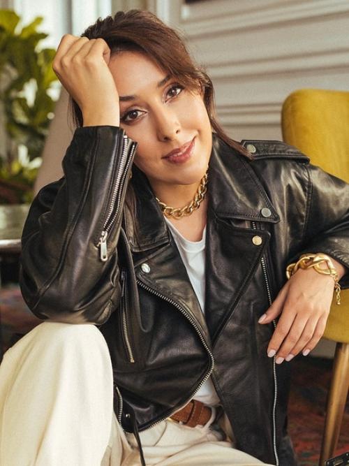 Большая часть съёмок у меня сейчас проходит с участием стилиста по одежде. 02