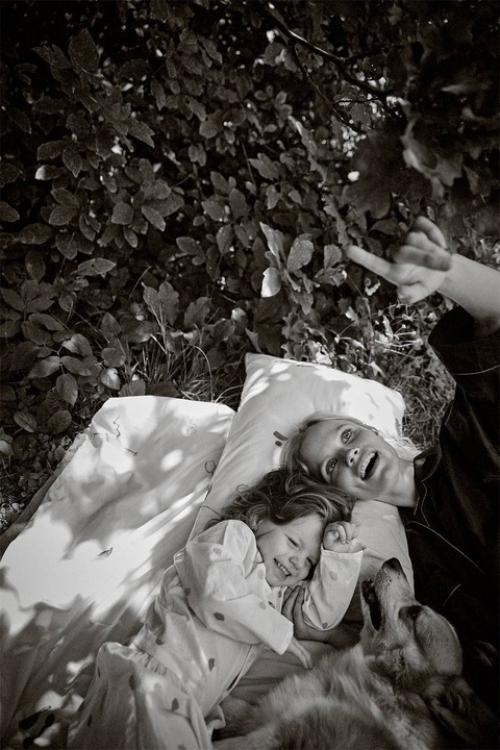 В съемке для нового номера Grazia Полина оганичева снялась с дочкой Таей. 01