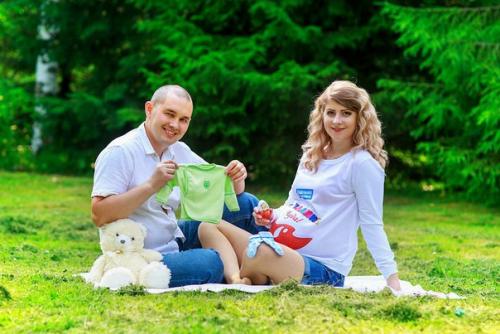 Дорогие девушки!  У нас в студии, мастера создадут ваш образ для торжества, фото сессии в комплексе: прическа, макияж? 01