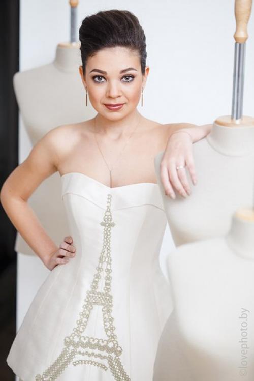 Иногда невесте не просто определиться со своим свадебным образом. 05