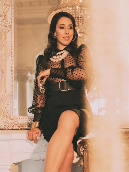 Большая часть съёмок у меня сейчас проходит с участием стилиста по одежде. 07