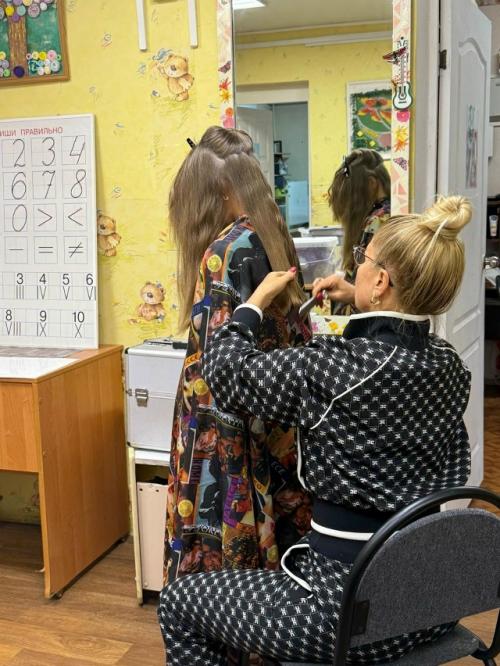 В ДПК Полет прошел очередной мастер - класс по макияжу и прическам для мам и дочек. 03