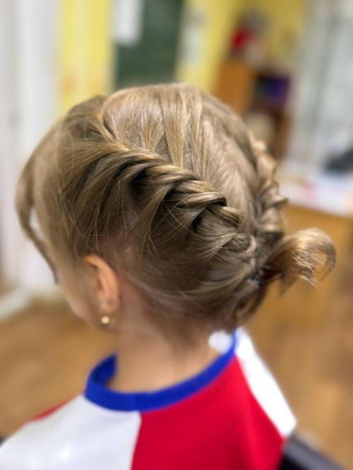 В ДПК Полет прошел очередной мастер - класс по макияжу и прическам для мам и дочек. 04