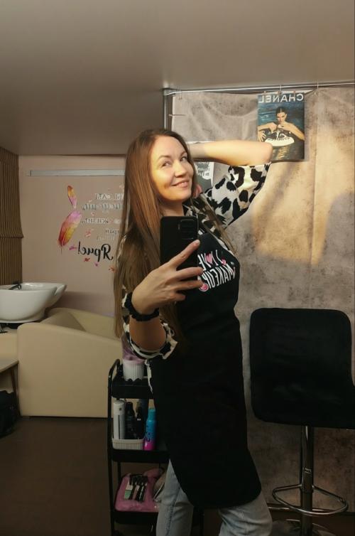 В случае если вы хотите окрашивание хной, то сначала проконсультируйтесь у меня.
