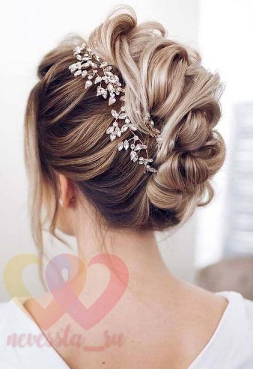 Свадебные прически 2023-2024: красивые идеи для вдохновения. 05