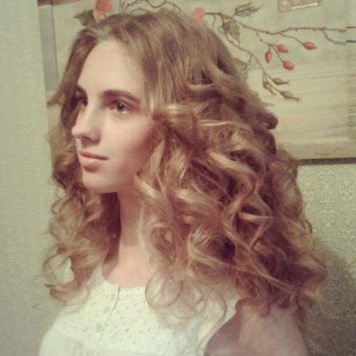 Дорогие девушки?  Я профессиональный визажист - стилист, предлагаю следующие услуги по приятным ценам: 01