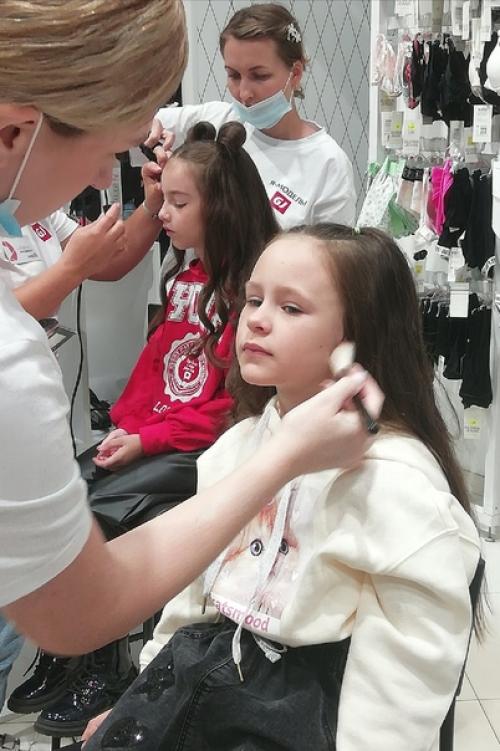 Я модель!  С этим дивизом прошло утро воскресного дня у моей Викули. 07