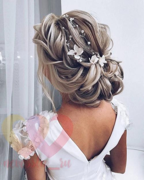 Свадебные прически 2023-2024: красивые идеи для вдохновения. 09